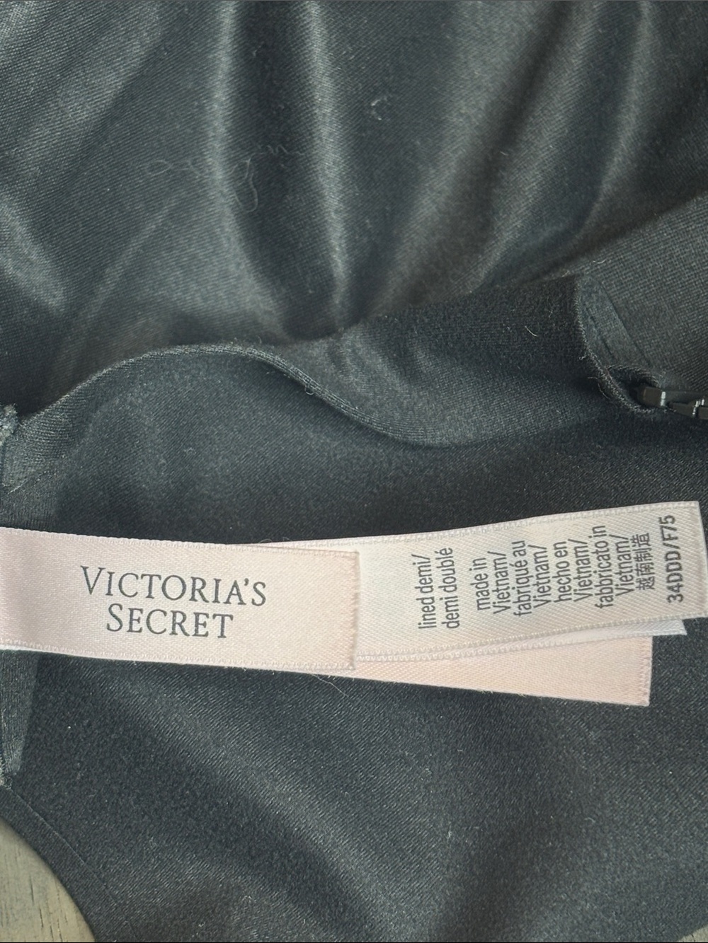 🖤 Victoria’s Secret Push-Up T-Shirt Bra 34DDD Black Lightly Padded🖤 - Picture 6 of 9